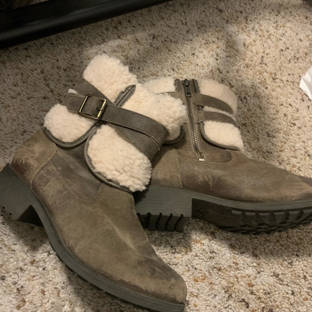 UGG women’s size 8 heeled boots